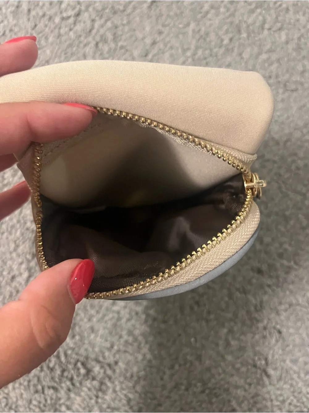 Bolsetta Beige Mini Crossbody Pouch